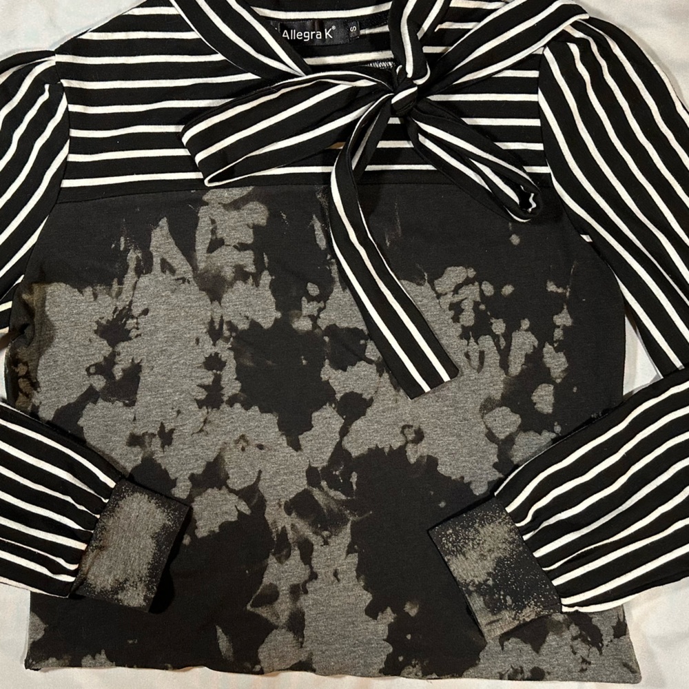 Unique Bleach And Striped Patterned Long Sleeve T… - image 5